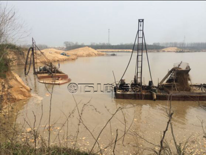 無節(jié)制開采河沙，河堤受損嚴(yán)重