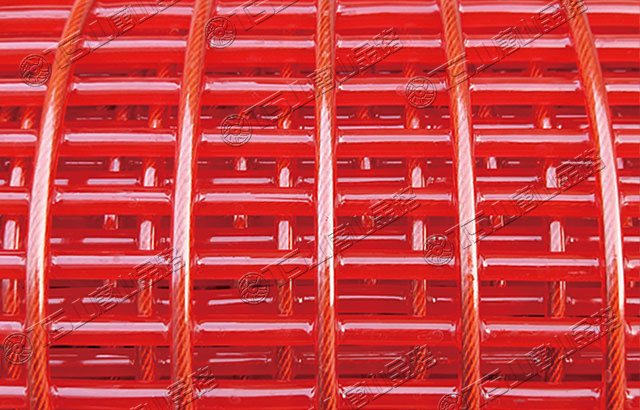 篩分設(shè)備選用聚氨酯篩網(wǎng)，高耐磨、壽命長(zhǎng)